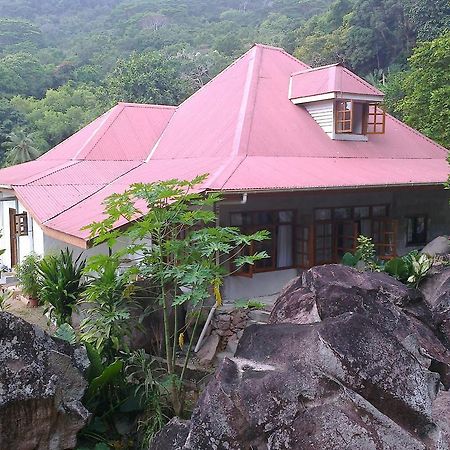 Liane De Mai Bed & Breakfast ลาดิก ภายนอก รูปภาพ