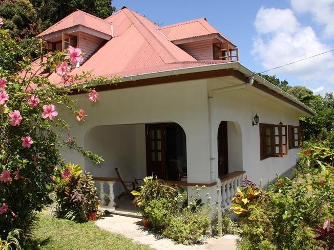 Liane De Mai Bed & Breakfast ลาดิก ภายนอก รูปภาพ