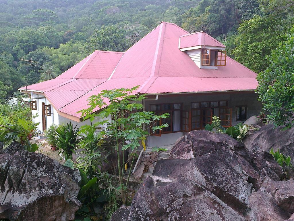 Liane De Mai Bed & Breakfast ลาดิก ภายนอก รูปภาพ