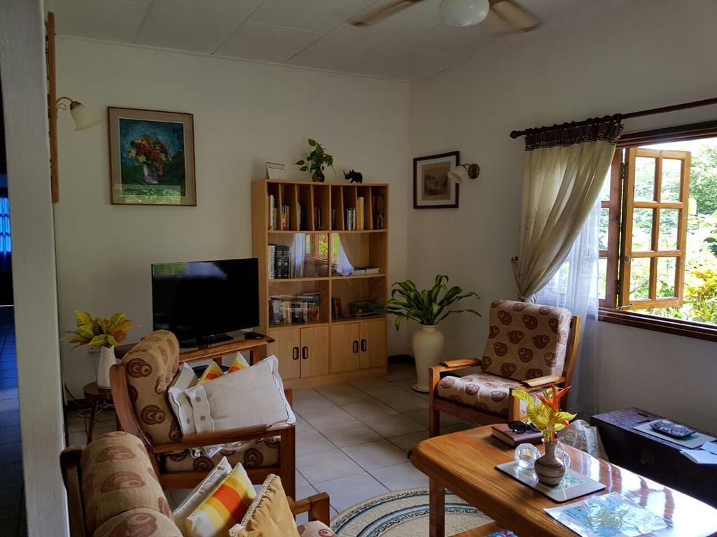 Liane De Mai Bed & Breakfast ลาดิก ภายนอก รูปภาพ